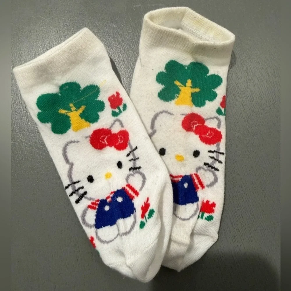 Hello Kitty socks - Picture 1 of 2